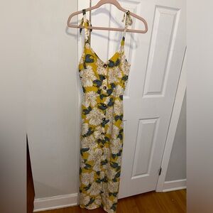 Monteau Los Angeles Floral dress - Size S - NWT.